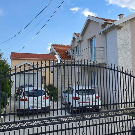 Apartman Tolosi 2 Podgoriçe Dış mekan fotoğraf